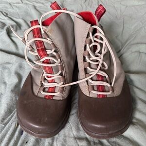 Women’s Chacos hiking boots size 7